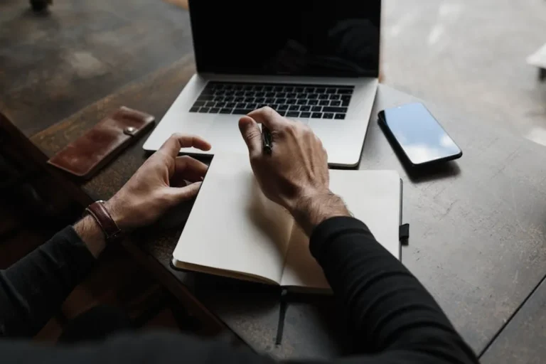 Why Creative Journaling Helps You Build a Better Routine